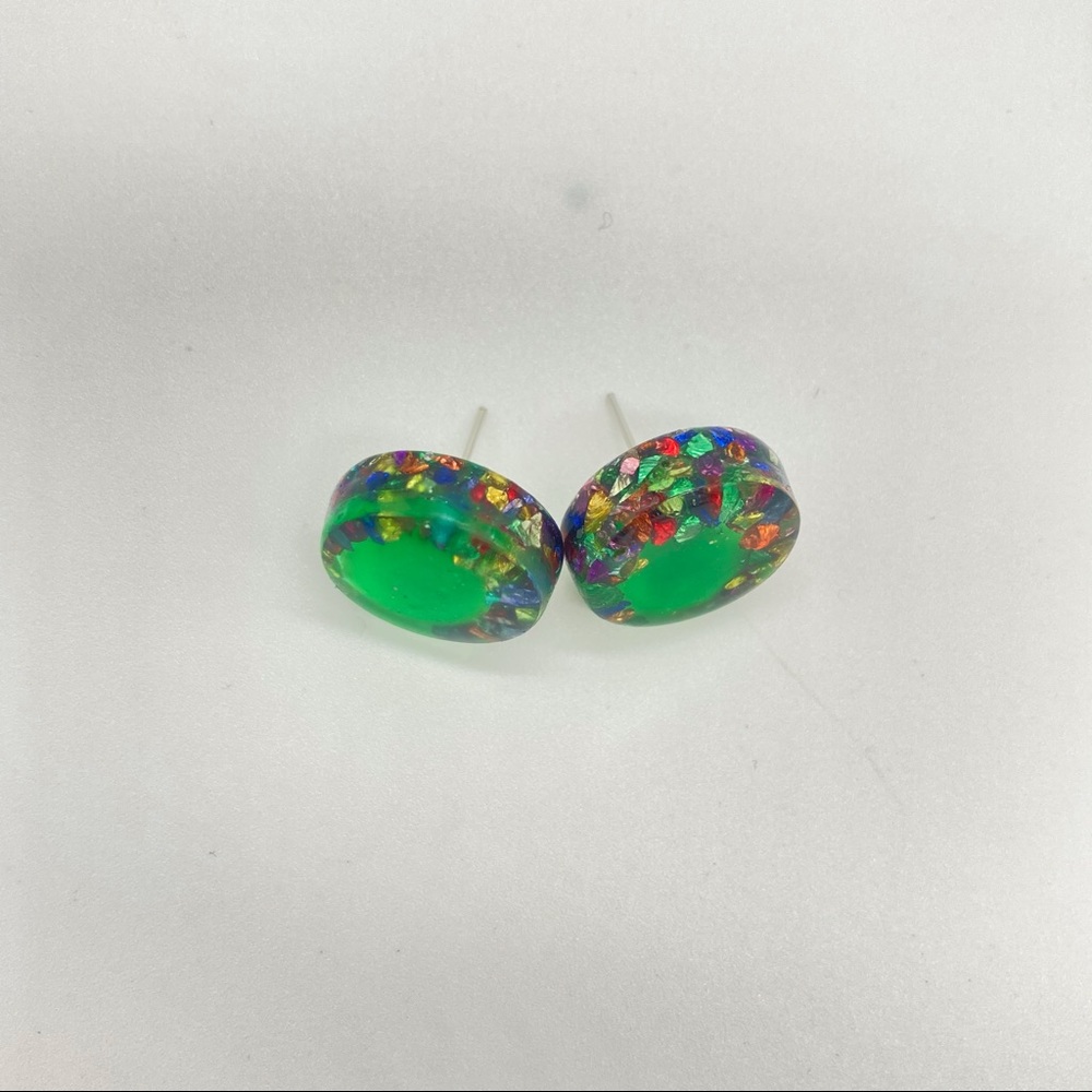 Handmade Green studs - Picture 5 of 7